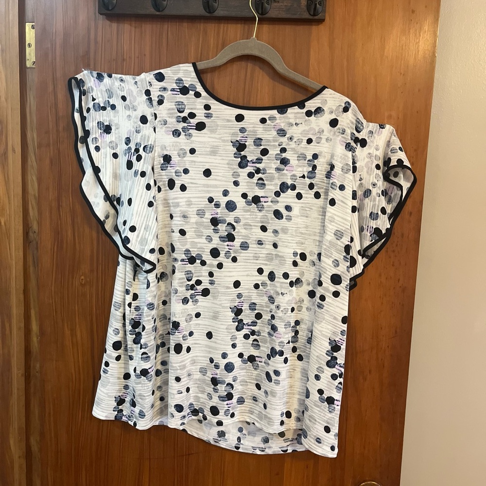 The Limited White Blouse with Flutter Sleeves and Relaxed Fit 2x NWT